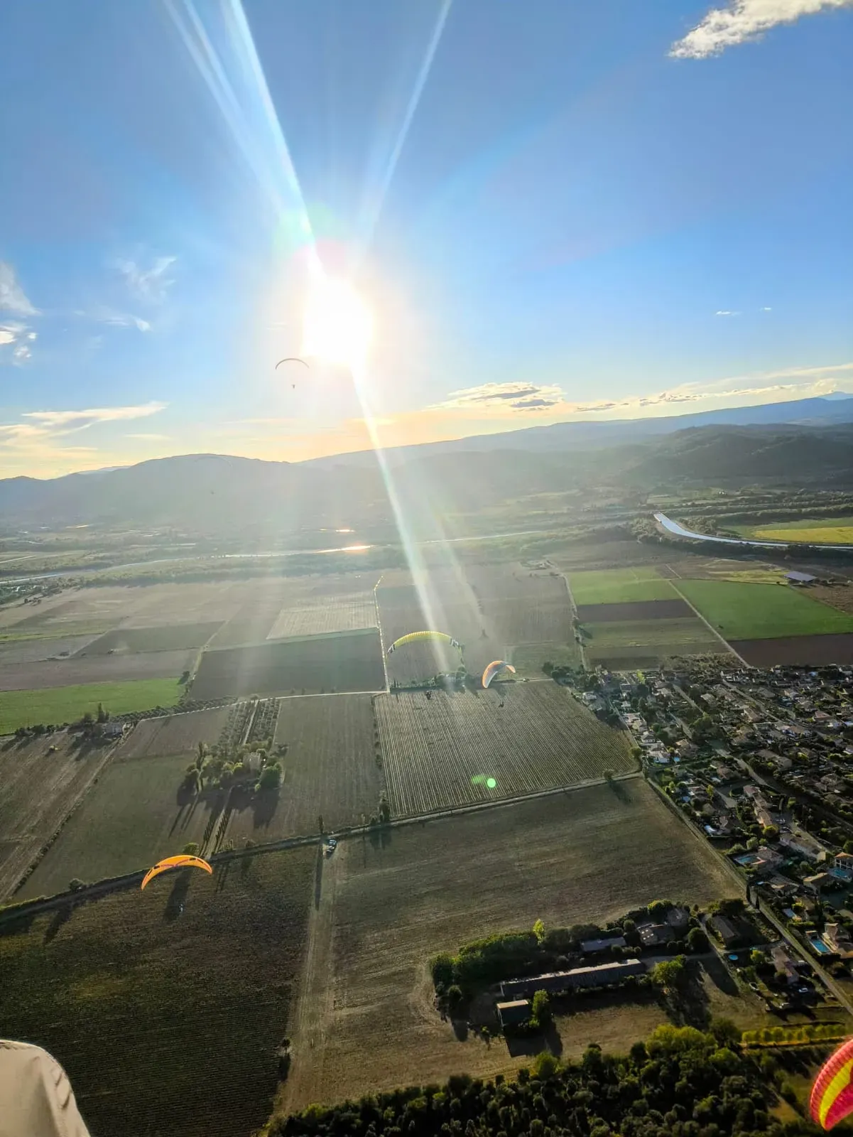 Paragliding on XC flying – Laragne