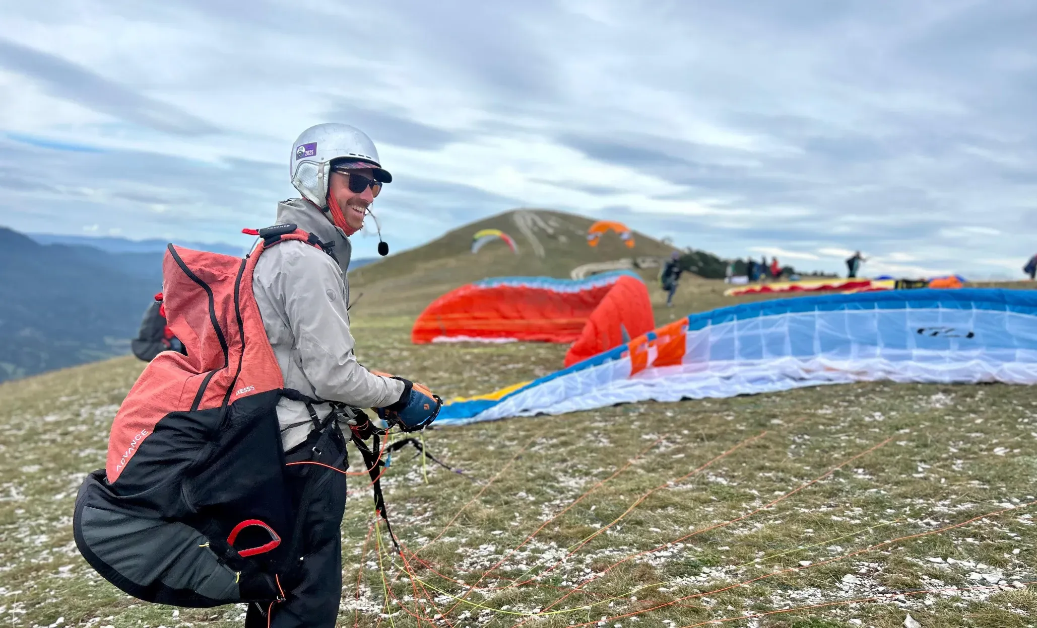 Paragliding on Intro to XC – Laragne
